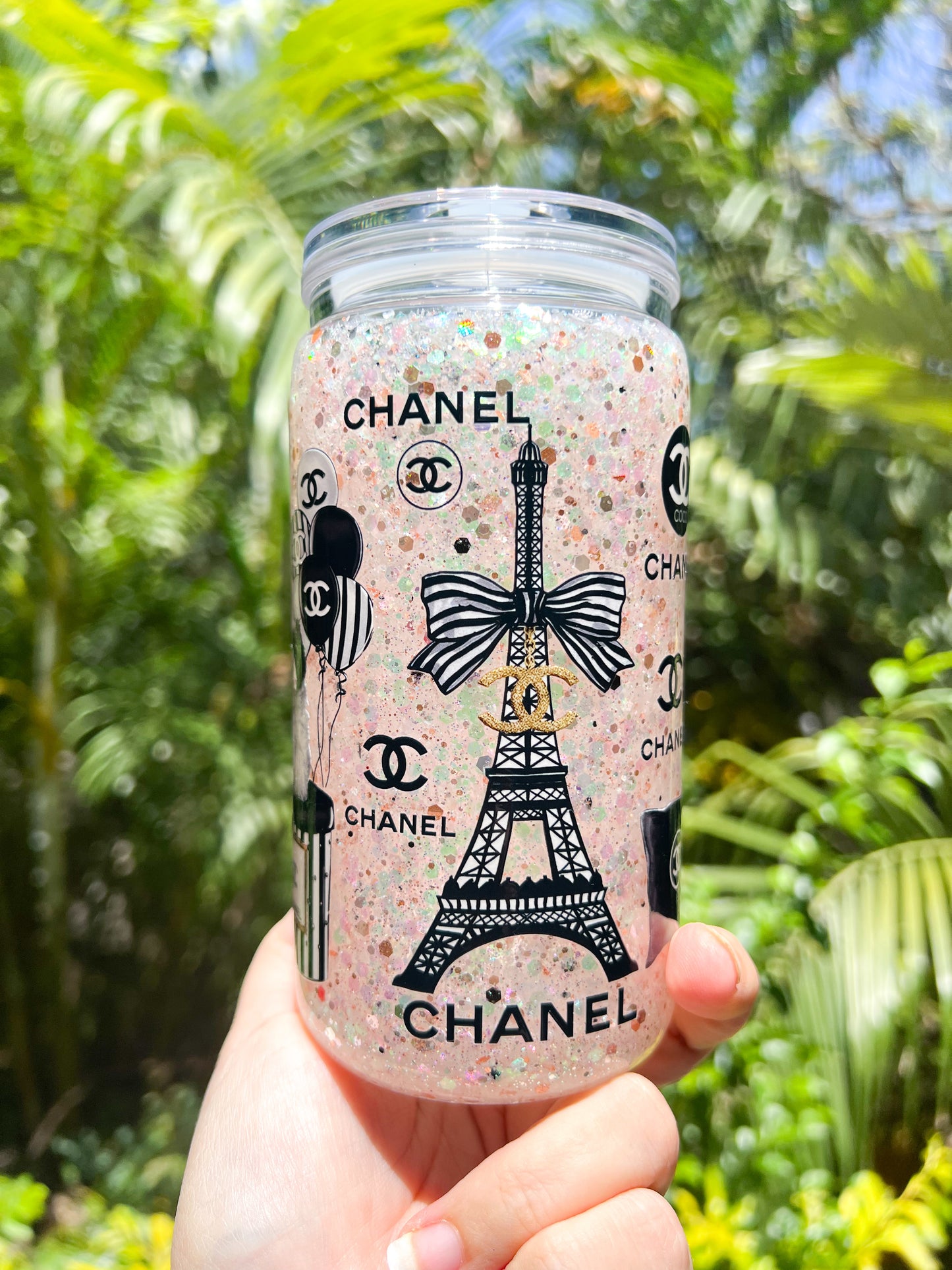 ✨ Parisian Inspired Glitter Tumbler - Snow Globe Cup with Eiffel Tower, Dog & Balloons | Luxury Girly Aesthetic Gift ✨