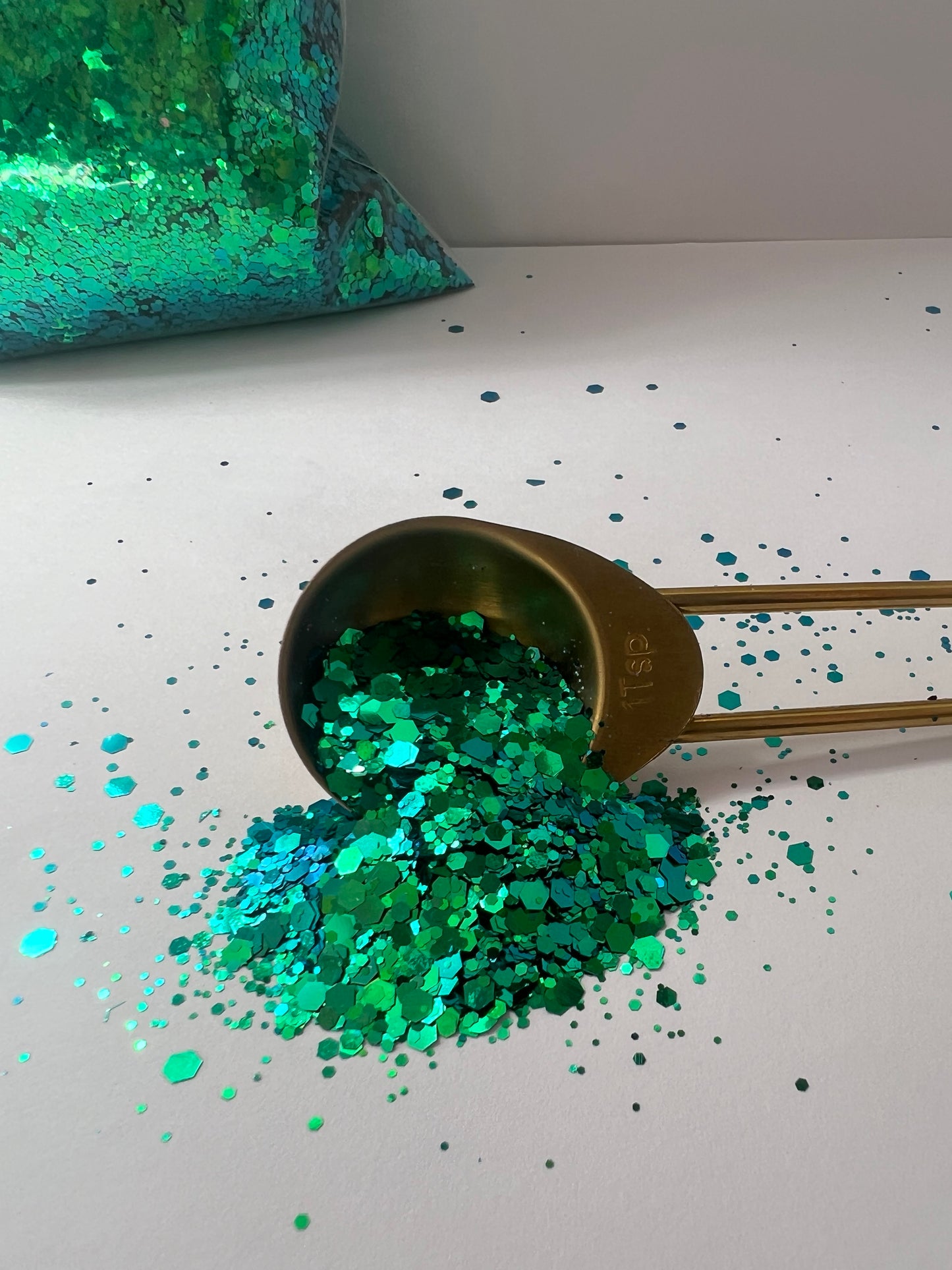 🧜‍♀️ Siren’s Treasure – Mixed Iridescent Glitter