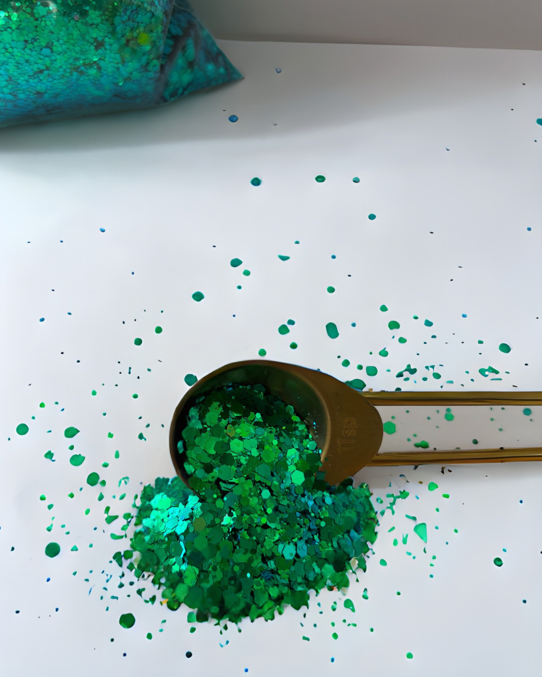 🧜‍♀️ Siren’s Treasure – Mixed Iridescent Glitter