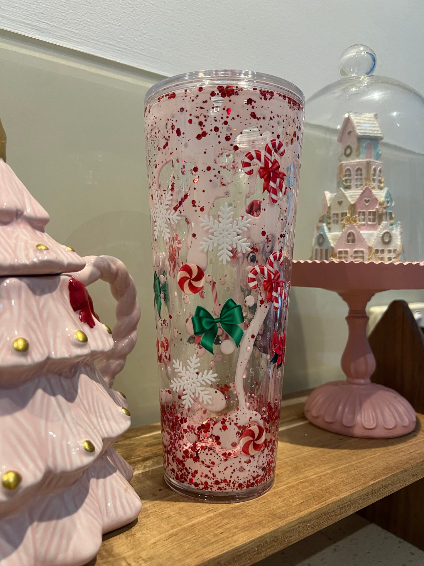 Highland Cow Christmas 24oz Snow Globe Cup – Festive Glitter Tumbler