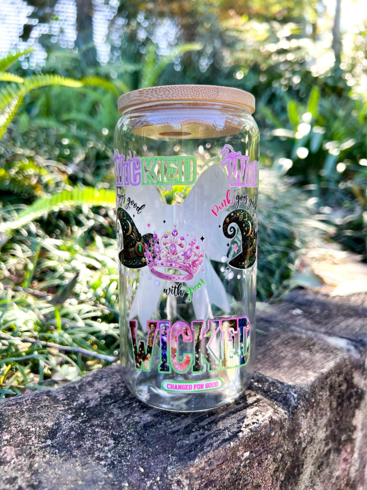 Wicked-Inspired Broadway Glass Tumbler – 16oz Cup with Glinda & Elphaba Design