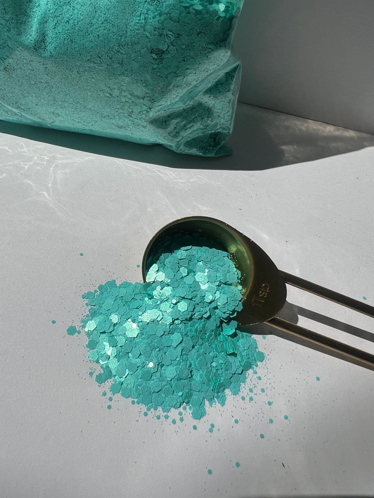 Aqua Pop – Neon Chunky Glitter